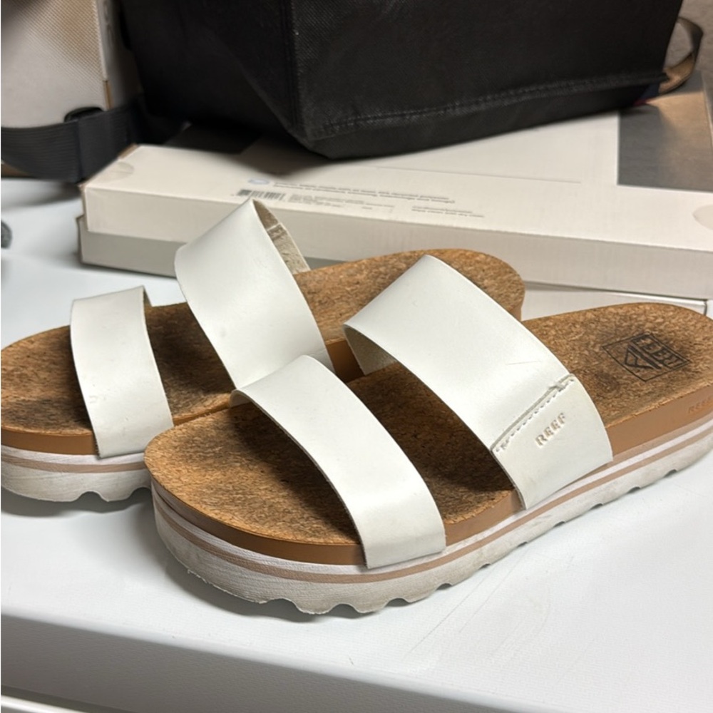 Reef Women's Cream Slide Sandals